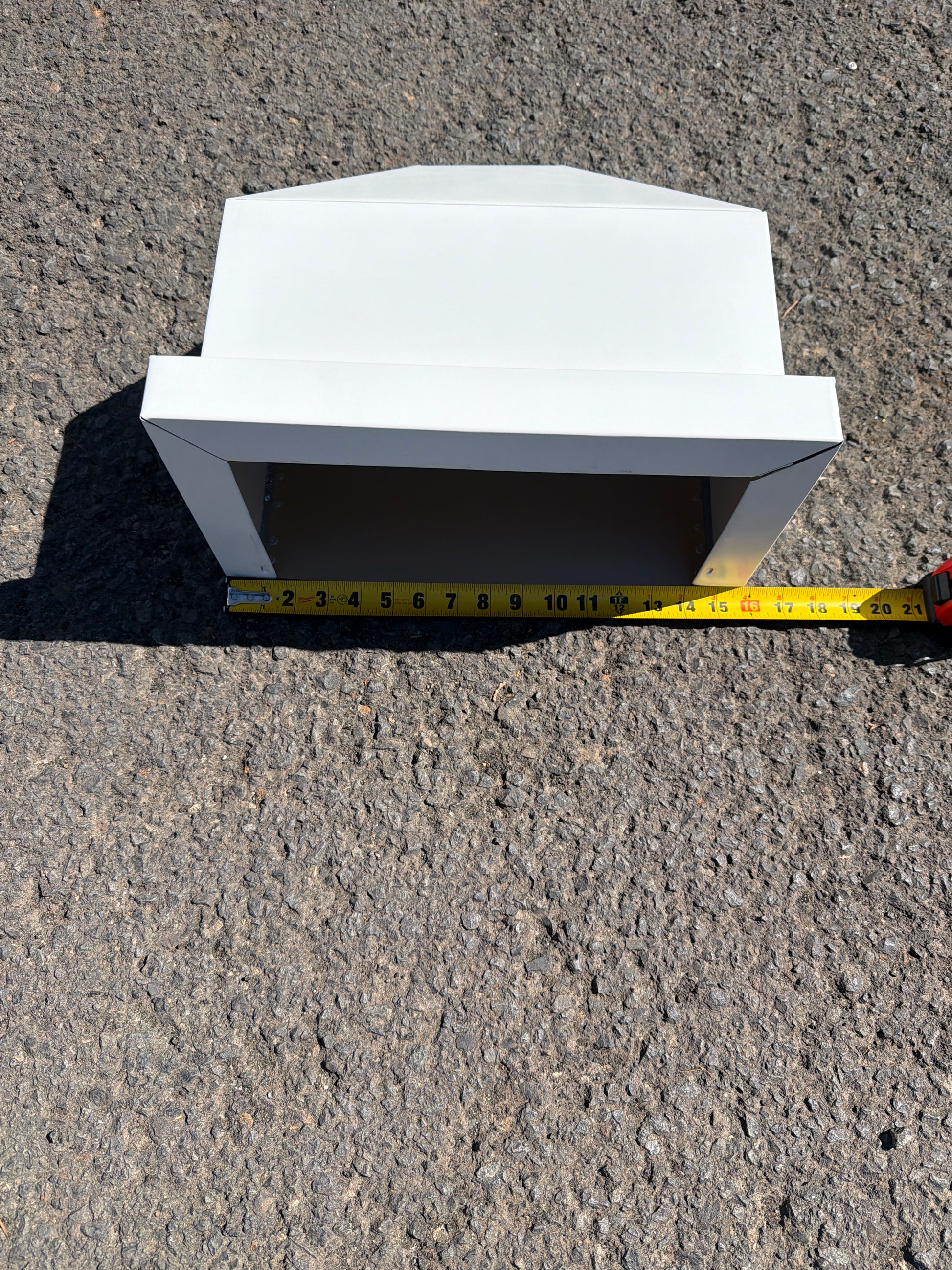30 White Extra Large Aluminum Single Crown Leader Head - XL Collection Box W 16" x H 13" x D 9"