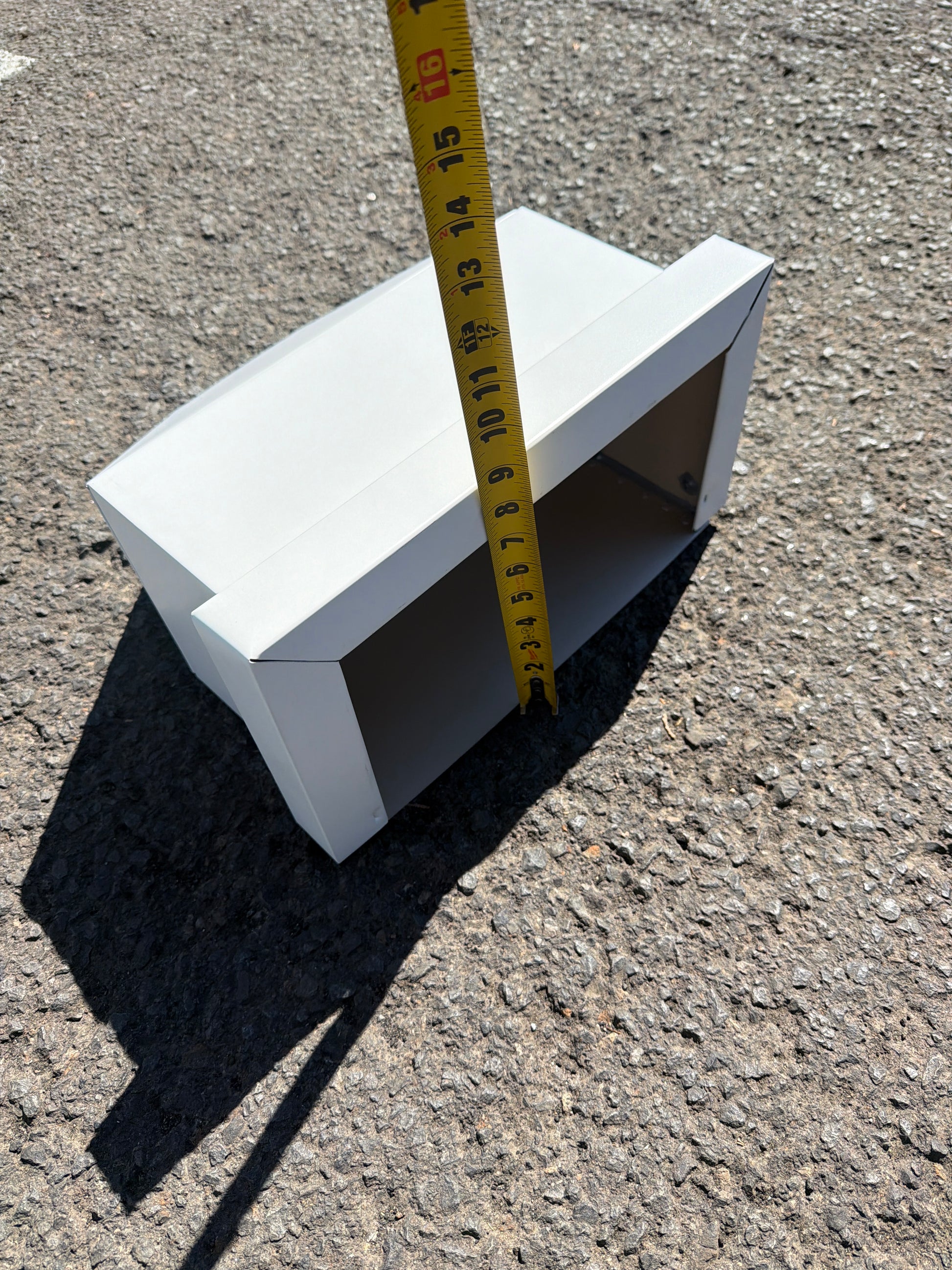 30 White Extra Large Aluminum Single Crown Leader Head - XL Collection Box W 16" x H 13" x D 9"