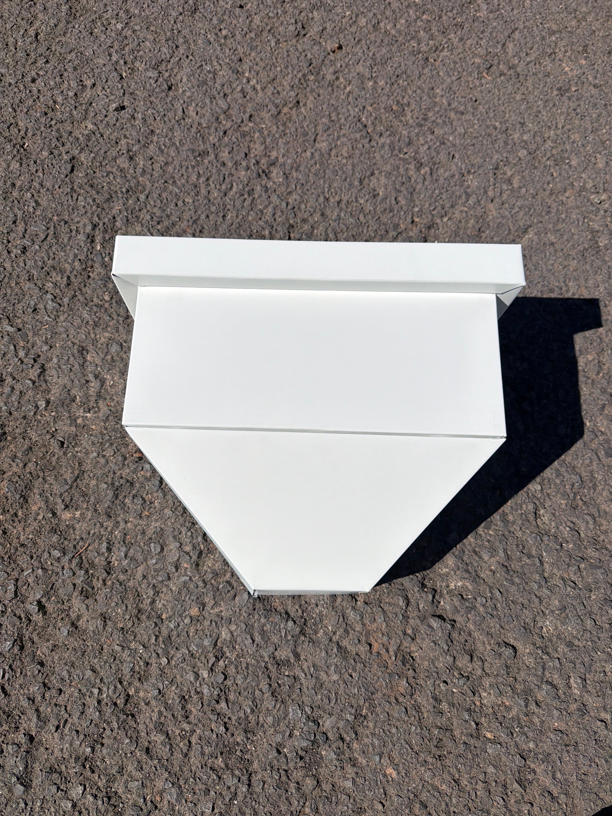 30 White Extra Large Aluminum Single Crown Leader Head - XL Collection Box W 16" x H 13" x D 9"
