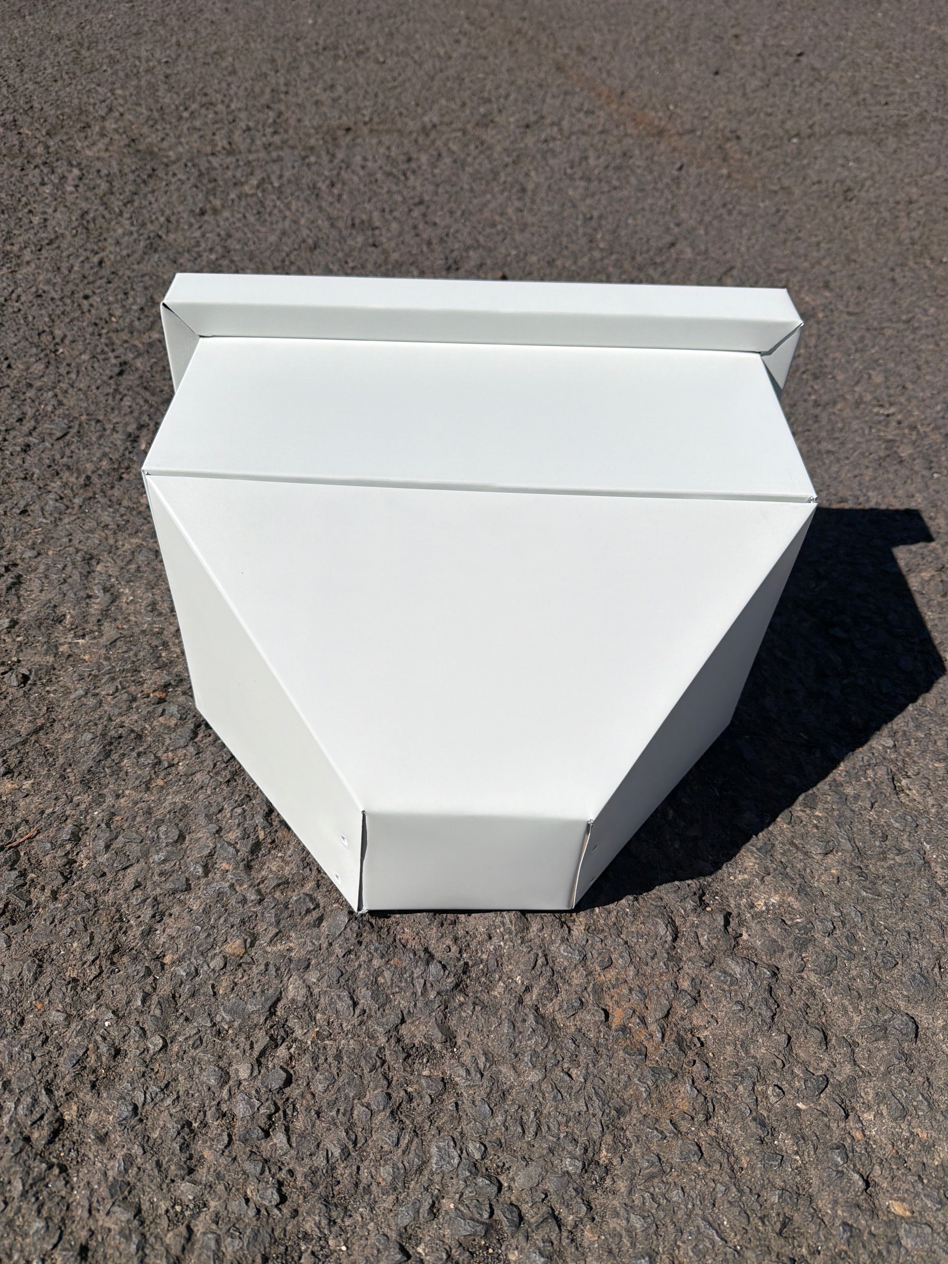 30 White Extra Large Aluminum Single Crown Leader Head - XL Collection Box W 16" x H 13" x D 9"