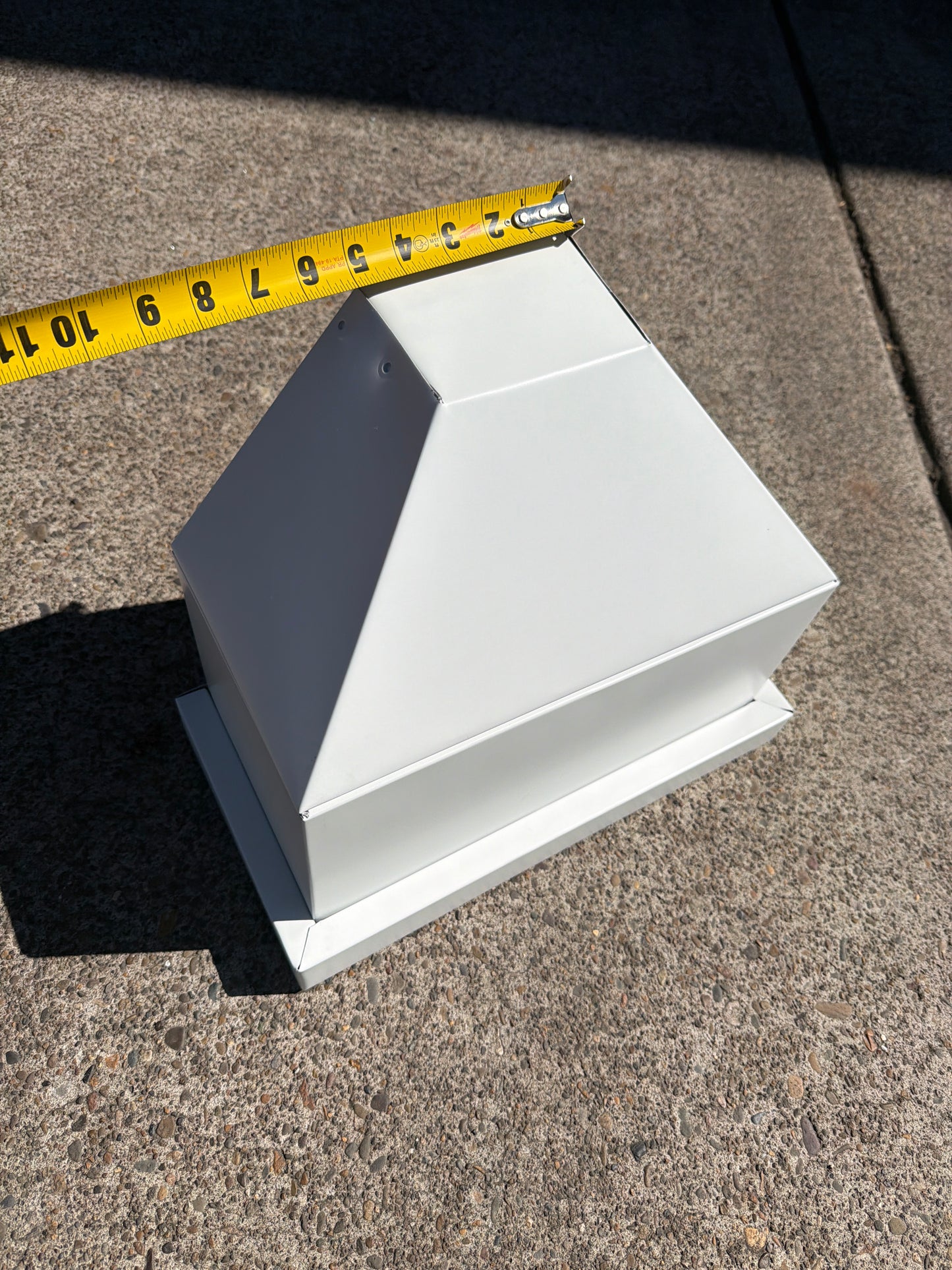 30 White Extra Large Aluminum Single Crown Leader Head - XL Collection Box W 16" x H 13" x D 9"