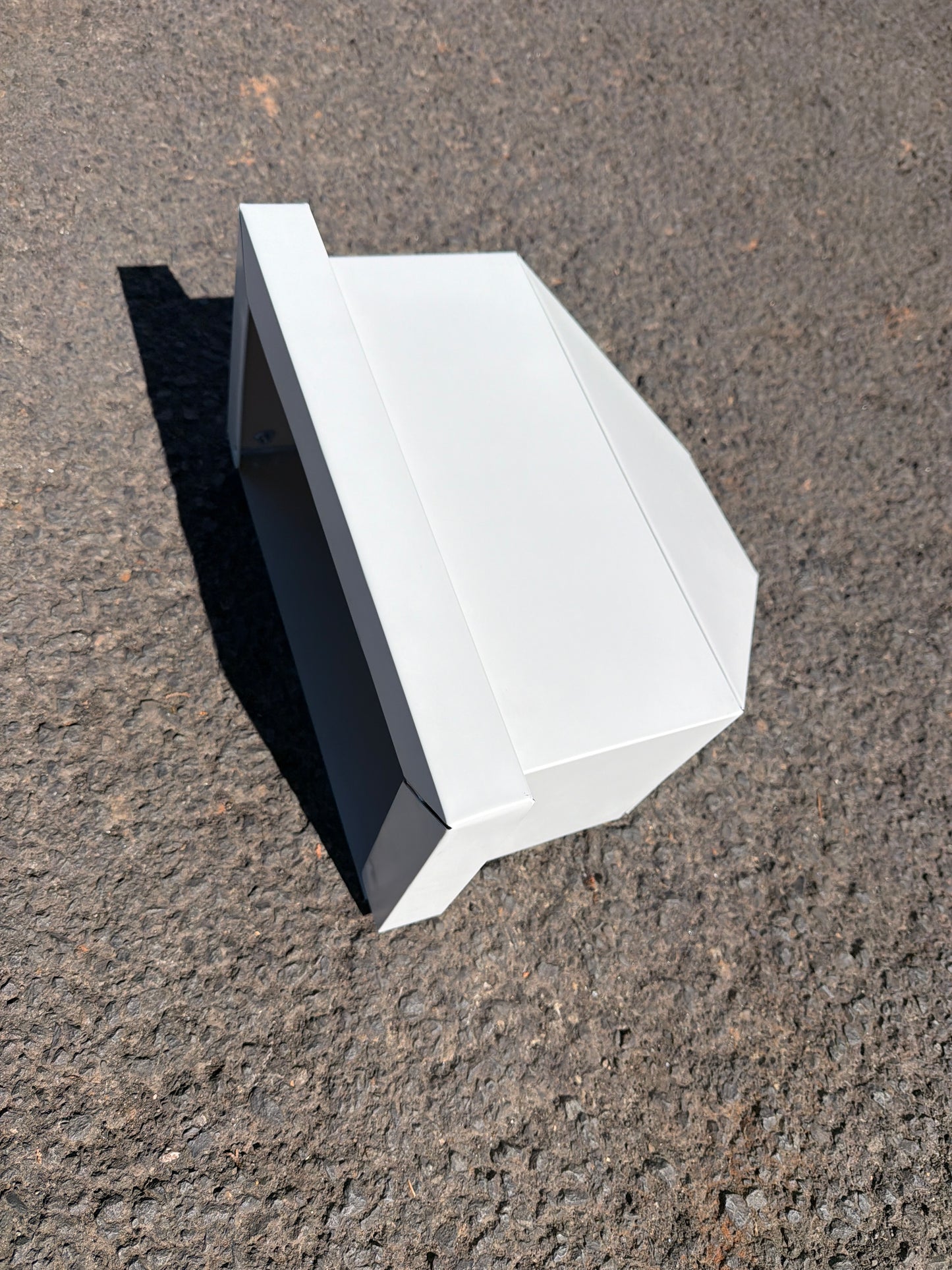 30 White Extra Large Aluminum Single Crown Leader Head - XL Collection Box W 16" x H 13" x D 9"