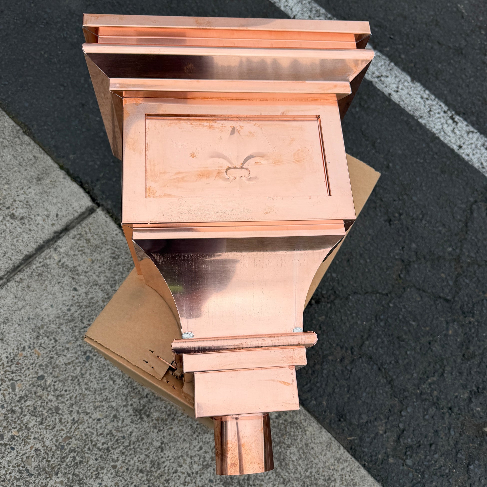 Fleur‑de‑Lis Copper Conductor Head – 15"x9.5"x20" Ornamental Collection Box with 2x3 Oval Outlet