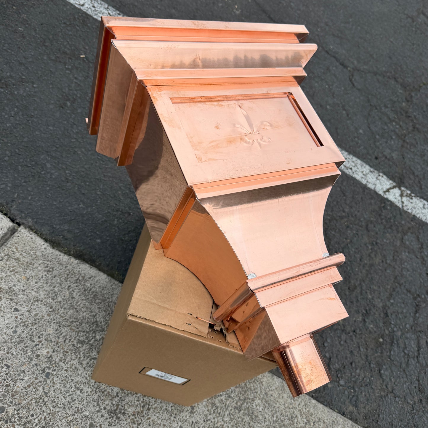 Fleur‑de‑Lis Copper Conductor Head – 15"x9.5"x20" Ornamental Collection Box with 2x3 Oval Outlet